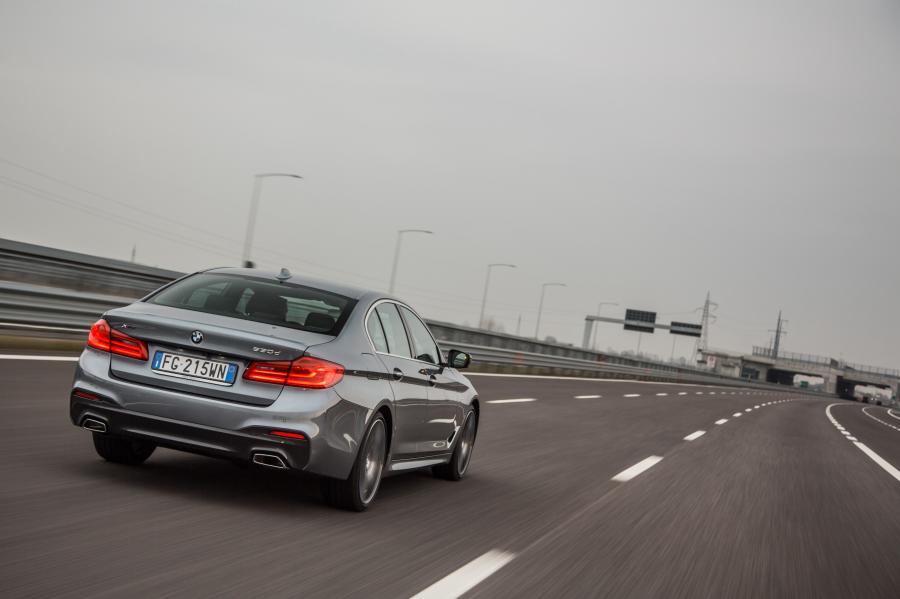 BMW 530d xDrive Sedan M Sport 2017 года  (WW) (фото 6 из 41)